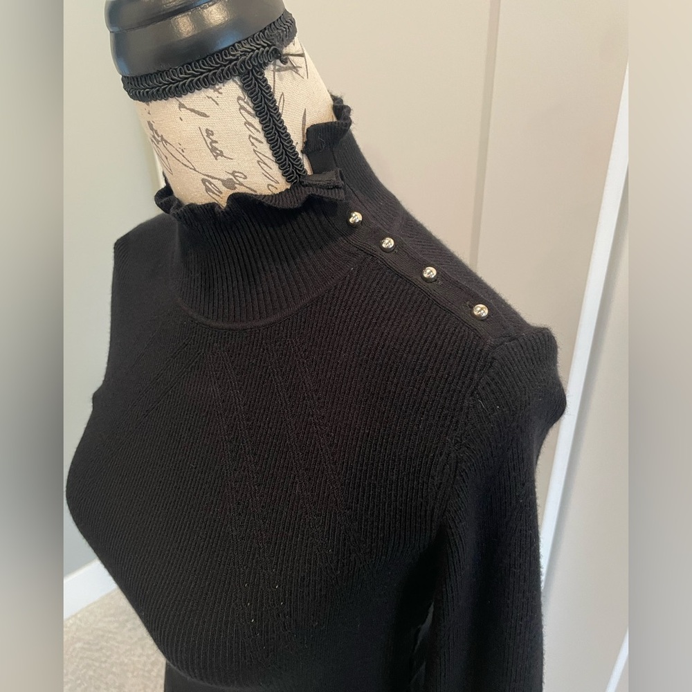 White House Black Market Black Button-Detail Women's Sweater Size XS.